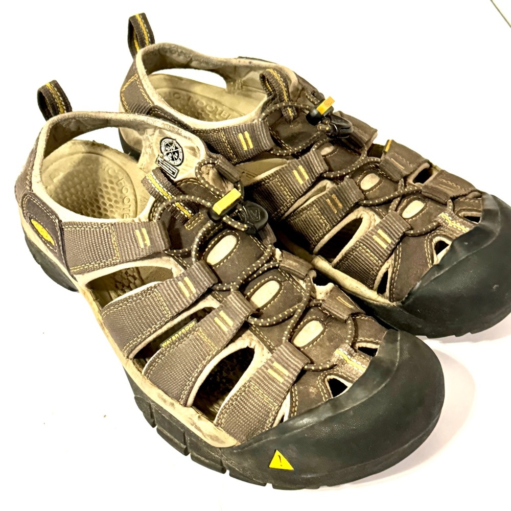 KEEN Men’s Newport H2 Brown and Yellow Sandals Size 11